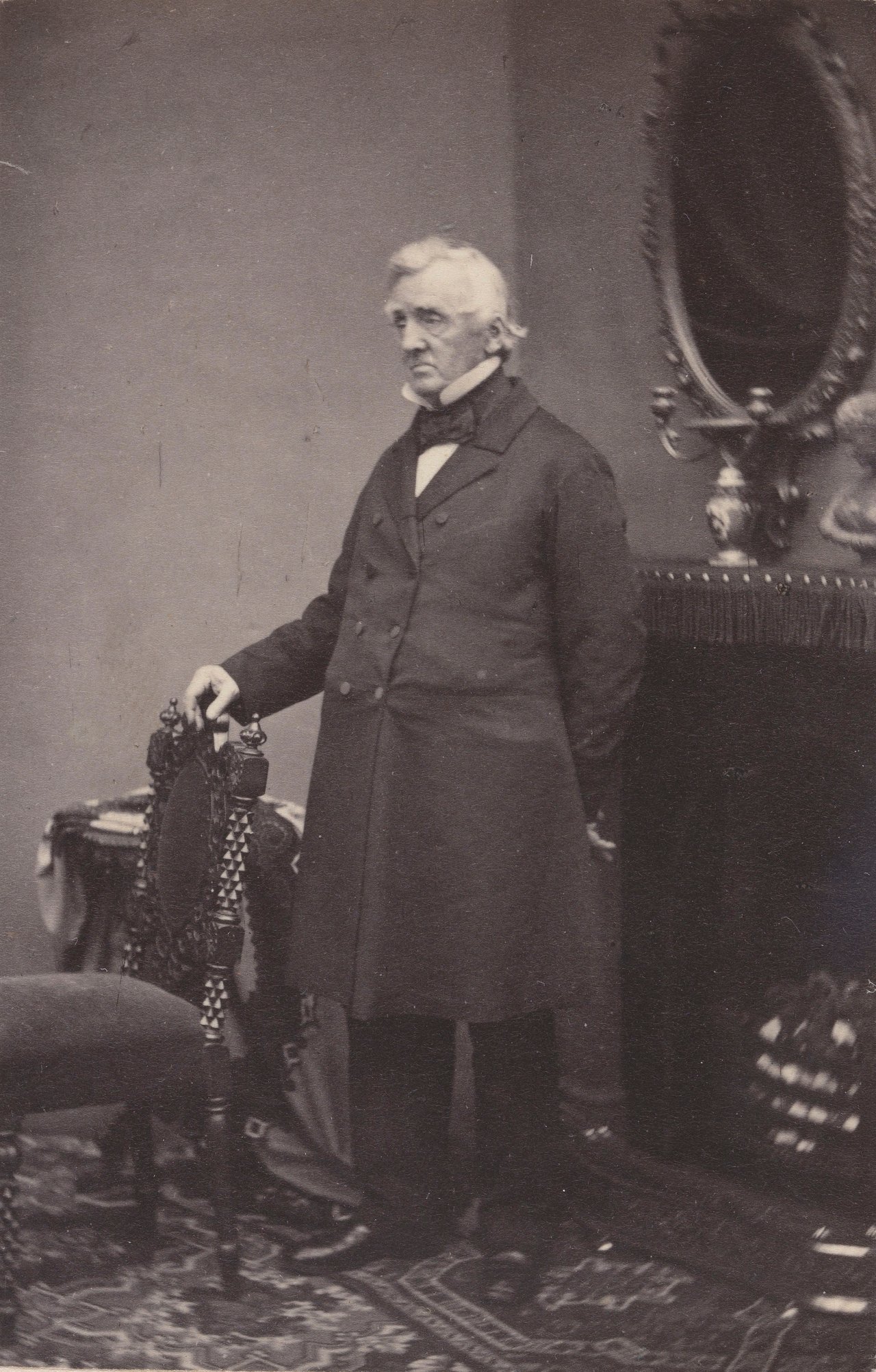 Fotografický portrét Nathaniela Bagshawa Warda z roku 1866, vynálezcu Wardovej skrine