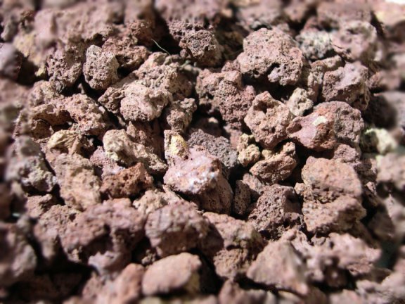 Pouzzolane : paillis minéral d'origine volcanique